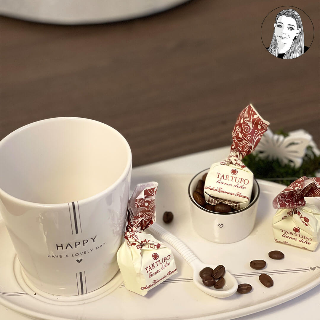 Geschenkidee Muttertag Geschenkkorb Tasse Pralinen Geschenkidee Muttertag Geschenkkorb Tasse Pralinen