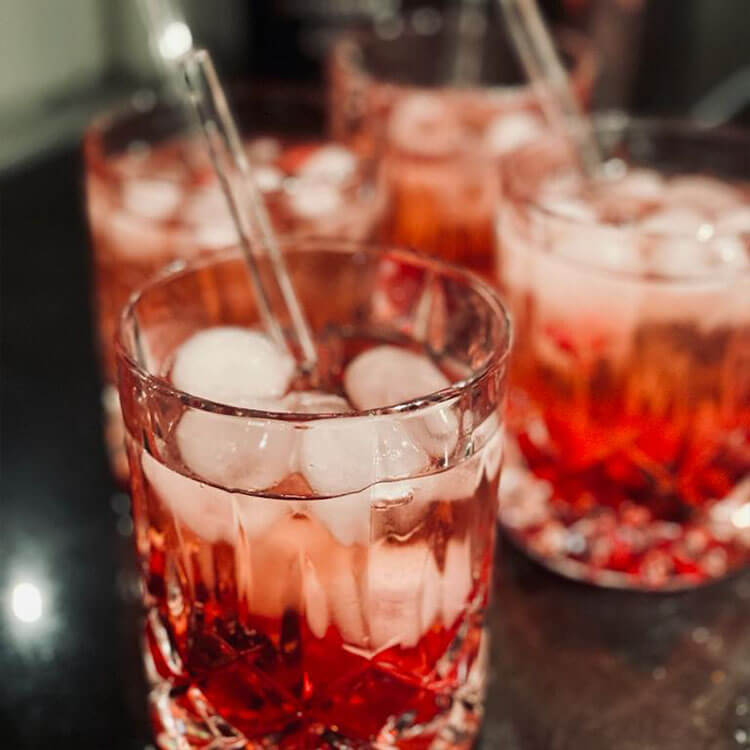 Bergpfirsich Wacholder Drink Longdrink mit Pfirsichlikör und Gin